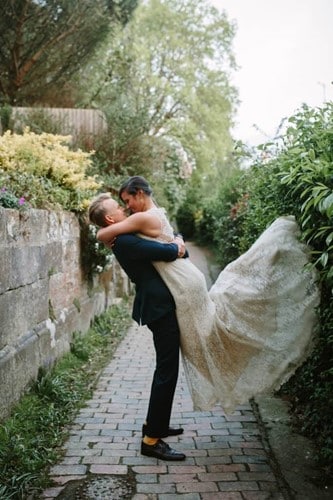 couple in Cumberland Walk